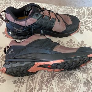 New, never worn outside hiking shoes - Salomon